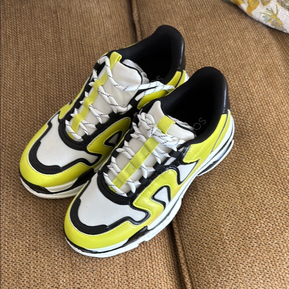 NEW Sole Society Lime and Black Sneakers